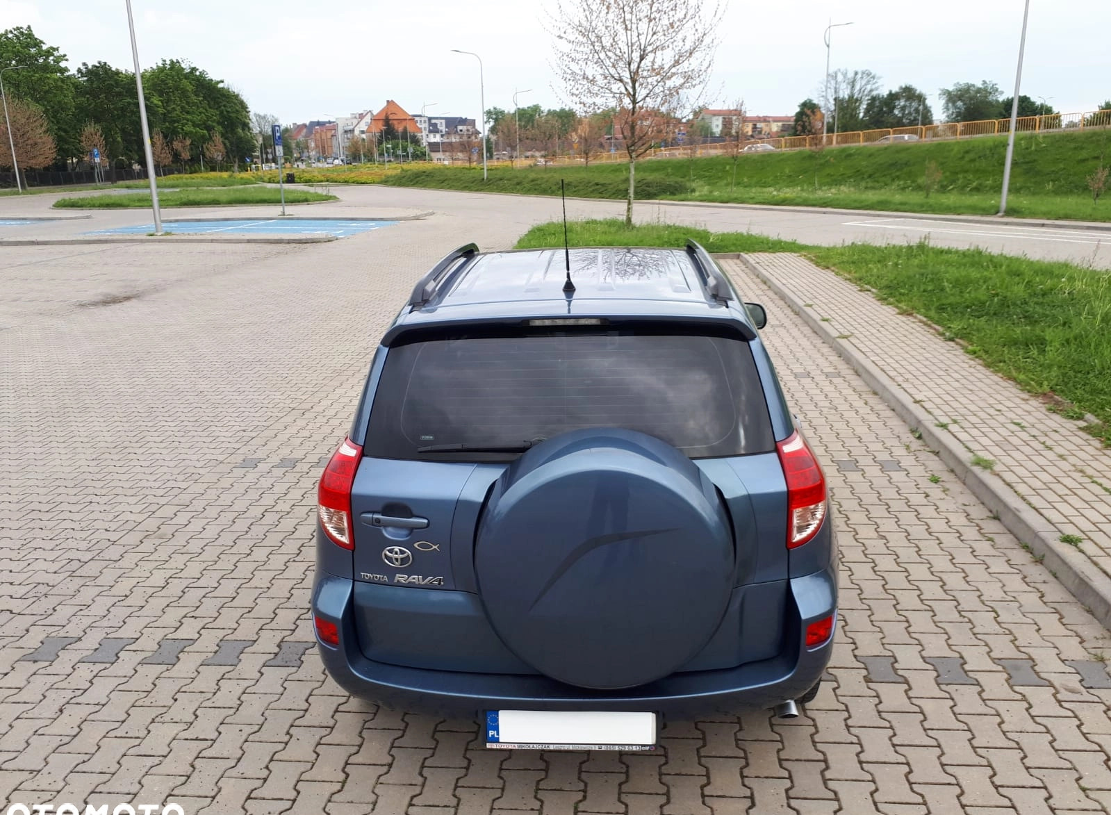 Toyota RAV4 cena 27800 przebieg: 233000, rok produkcji 2007 z Legnica małe 232